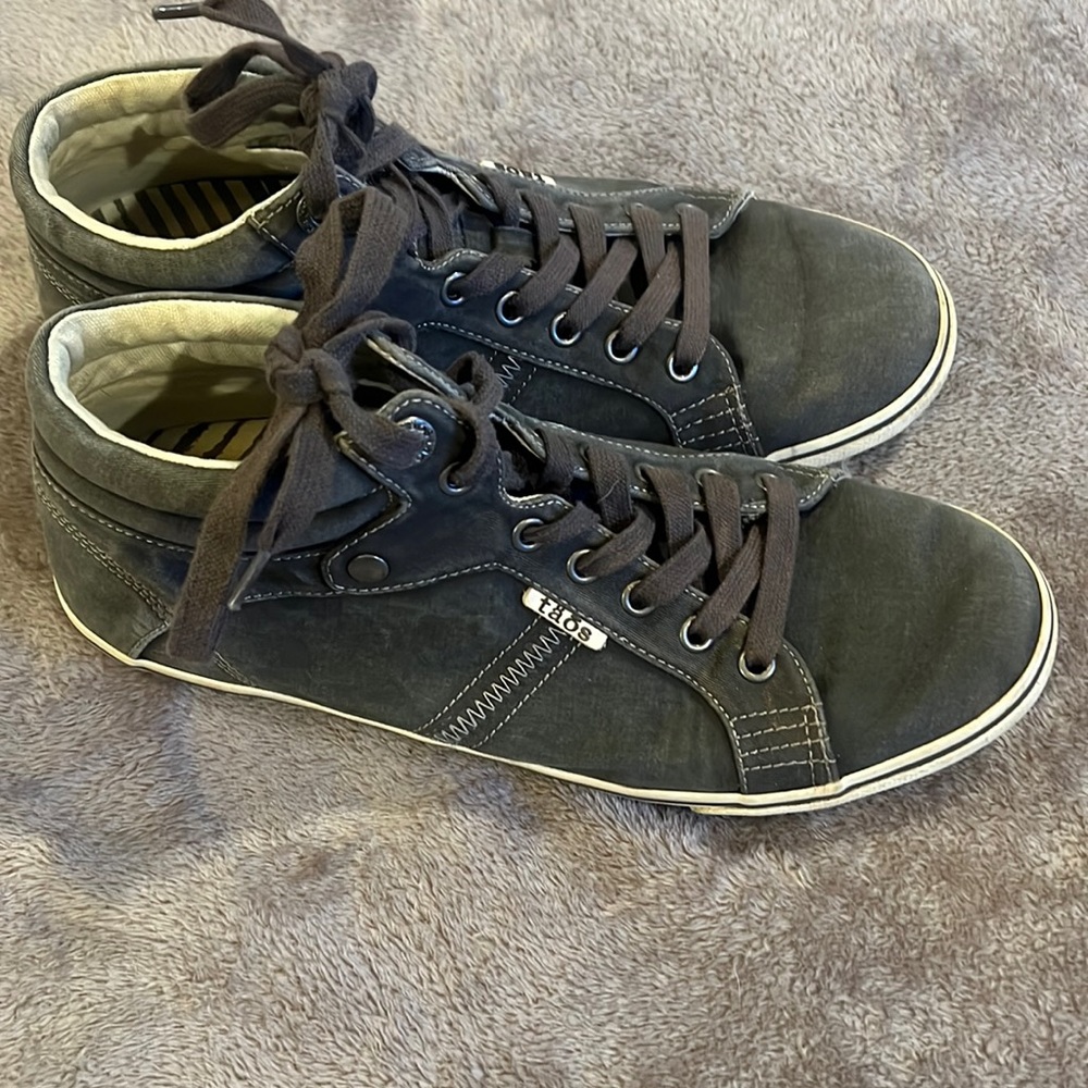 Taos womens charcoal grey size 10 top star high top sneaker great used condition